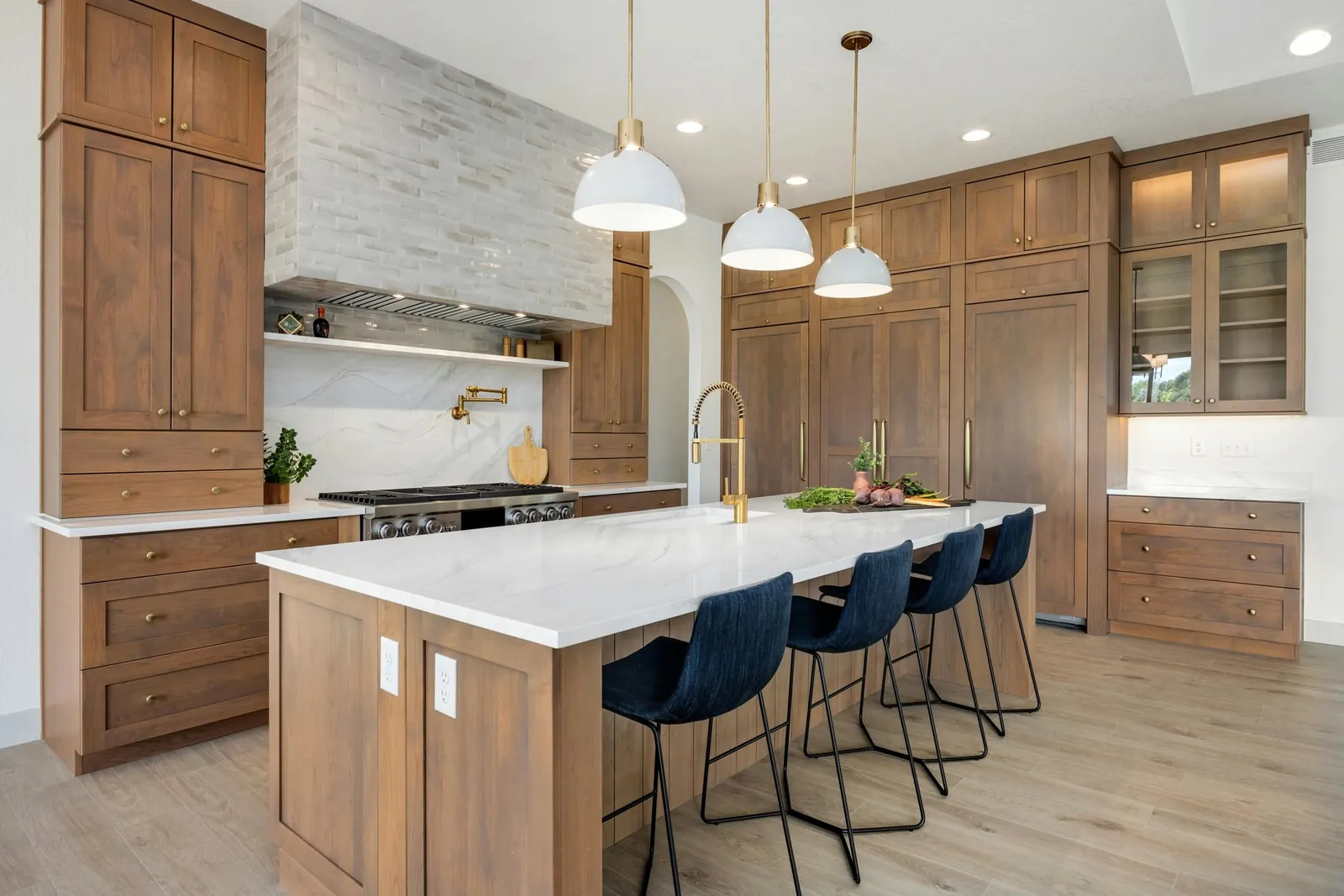 Kitchen · Stone waterfall