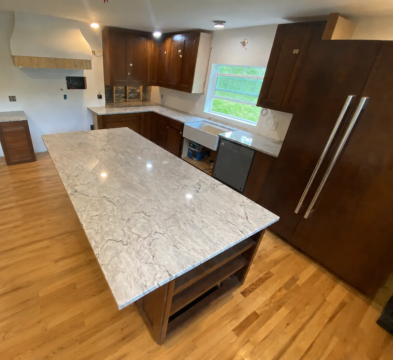 Kitchen · Oversized granite island